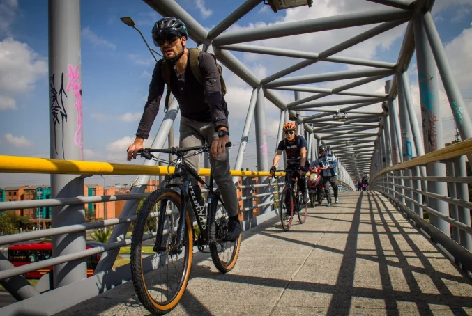 Ciclovía Nocturna Bogotá 2026 — Bogotá Se Prepara para la Ciclovía Nocturna 2026: Un Festival de Pedales y Segur