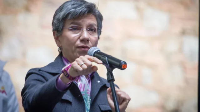 reposición votos Claudia López — Reposición Votos Claudia López: CNE aprueba fondos y reaviva debate sobre financ