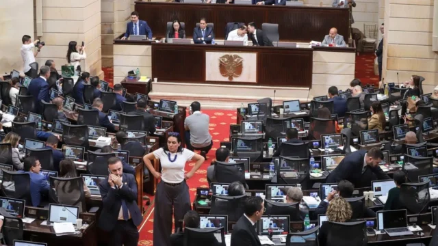 transición gobierno UNGRD — Contrastes en la Gestión: la Transición Gobierno UNGRD bajo el Lente de una Emer