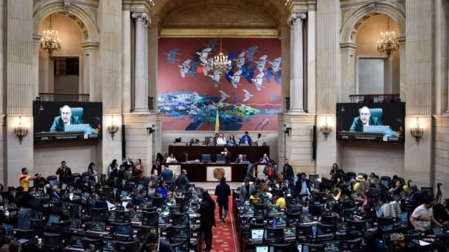 emergencia económica — Congreso respalda emergencia económica para atender crisis post-terremoto en Col