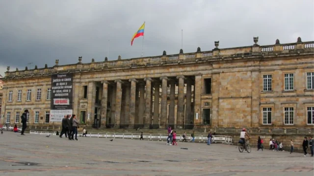 Alerta seguridad Bogotá — Congreso recibe alerta de seguridad por posibles alteraciones en posesión presid