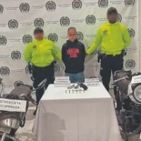 detenida con motos robadas — Mujer Capturada con Motocicletas Hurtadas y Arma de Fuego en Pereira