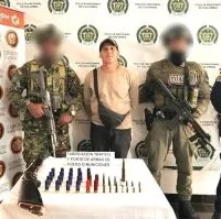 Captura arsenal ilegal — Desmantelado arsenal ilegal en Guática, presunto colaborador del Clan del Golfo