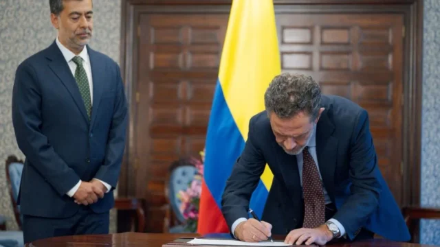 nuevo director Migración Colombia — Nuevo Director Migración Colombia: Enfoque en Seguridad Ante Desafíos Migratorio