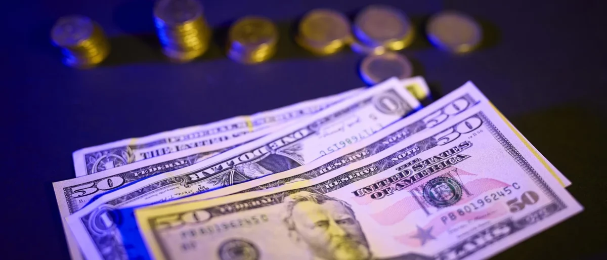 cotización dólar Colombia — Cotización dólar Colombia: La divisa cerró en $3.048, ¿qué significa para el bol
