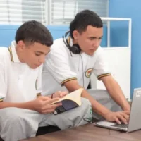 regreso a clases Cali — Regreso a clases Cali: más del 60% de estudiantes vuelve a las aulas tras sismo