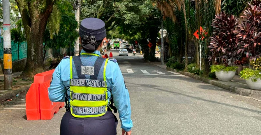 cierres viales Medellín — Cierres Viales en Medellín por la Feria de las Flores 2026