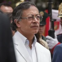 Permiso Presidencial Petro — Permiso Presidencial Petro: Congreso Evalúa Solicitud de Salida del País por Un