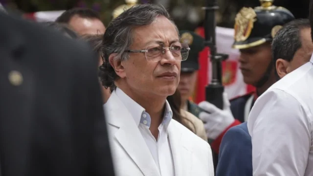 Permiso Presidencial Petro — Permiso Presidencial Petro: Congreso Evalúa Solicitud de Salida del País por Un