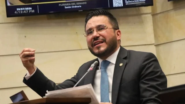 nuevo Contralor General — Jorge Laverde, Nuevo Contralor General, Asume con Promesa de Imparcialidad