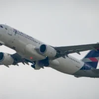 reapertura ruta Bogotá Caracas — LATAM retoma vuelos: la reapertura ruta Bogotá Caracas impulsa la conectividad b