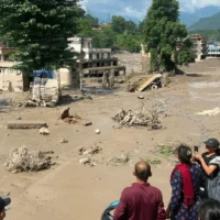 Inundaciones Nepal — Asciende a 360 el número de muertos por Inundaciones Nepal tras colapso de glaci