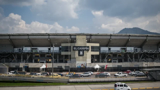 partido solidario leyendas — Partido Solidario Leyendas: Fútbol por la Reconstrucción en Colombia