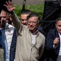 salida Petro Kevin Acosta — Congreso recibe solicitud para impedir **salida Petro Kevin Acosta** por caso Nu