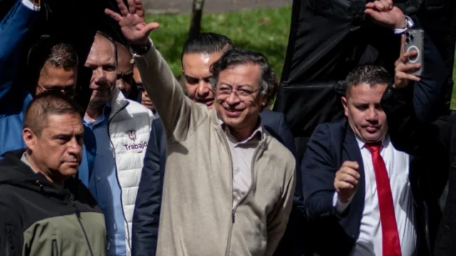 salida Petro Kevin Acosta — Congreso recibe solicitud para impedir **salida Petro Kevin Acosta** por caso Nu