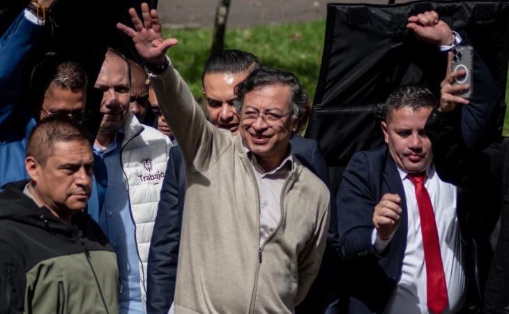 salida Petro Kevin Acosta — Congreso recibe solicitud para impedir **salida Petro Kevin Acosta** por caso Nu