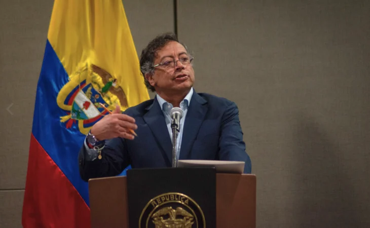 Solicitud viaje Petro — Expresidente Petro busca aval del Senado para viajar por un año