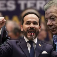No invitación Samper Santos — Implicaciones políticas de la no invitación a Samper y Santos en posesión de De