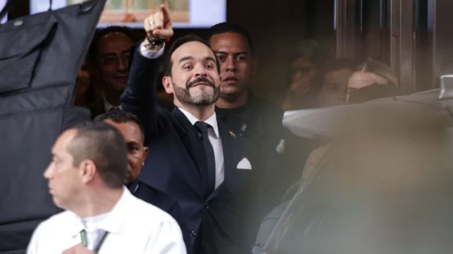 contratos Ministerio Igualdad — Equipo de Abelardo de la Espriella pide frenar contratos de última hora en Minis