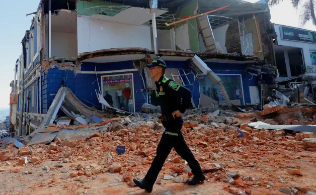 Pésame Papa Terremoto — Colombia Recibe Pésame Papa Terremoto Tras Sismo Devastador