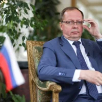 retiro embajador Rusia — Rusia Retira Embajador en Reino Unido: Escalada de Tensión con Implicaciones Glo