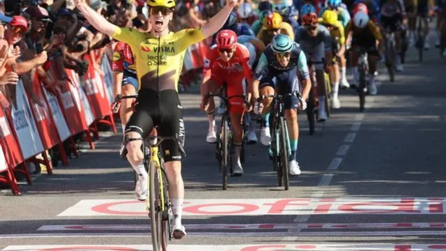 desempeño colombianos Vuelta — Desempeño colombianos Vuelta: los 'escarabajos' se preparan para la montaña en E