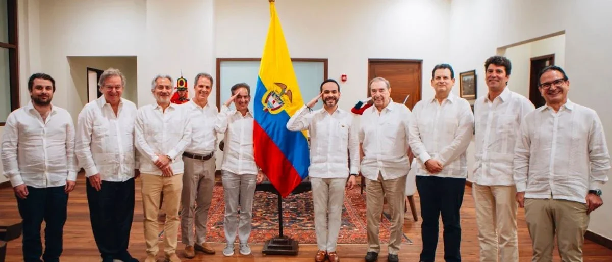 Acuerdos empresariales reconstrucción — Acuerdos empresariales reconstrucción: Bancos y líderes económicos se unen por d