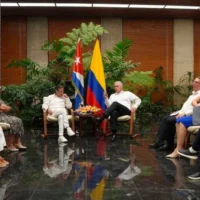 Petro pide bloqueo Cuba — Petro pide a EE. UU. levantar bloqueo a Cuba tras reunión con Díaz-Canel
