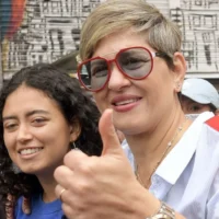 Verónica Alcocer Fiscalía — Verónica Alcocer se declara a disposición de la justicia y confirma salida del p