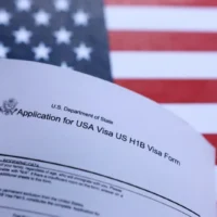 suspensión visas inmigrante — Juez anula suspensión de visas de inmigrante en EE. UU. que afectaba a Colombia