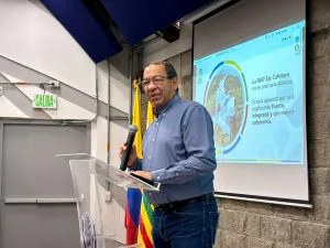 Regiones Administrativas RAP — El buen desempeño de las Regiones Administrativas RAP sin respaldo central en Co