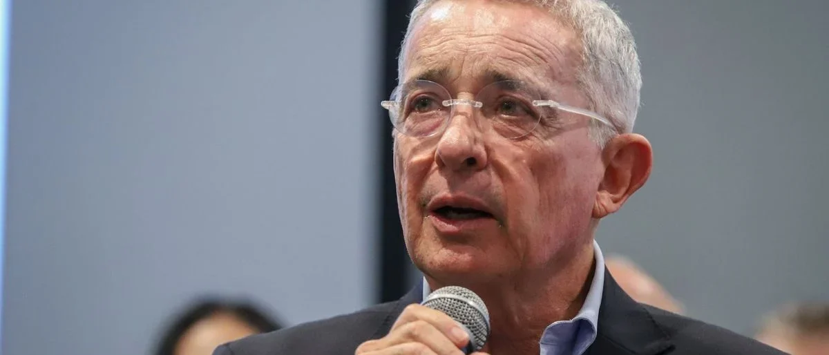 Caso Uribe competencia — Conflicto de Competencias en Caso Uribe se Define el 9 de Noviembre
